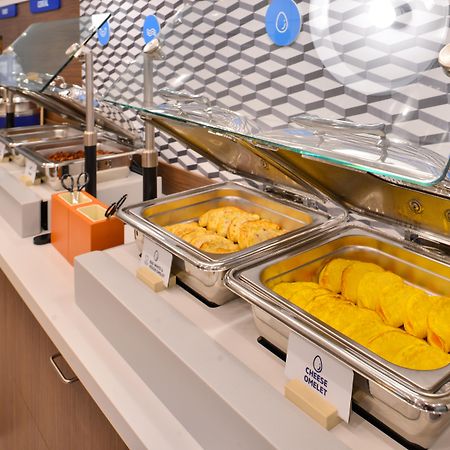 Holiday Inn Express Hotel & Suites Colby By Ihg Экстерьер фото