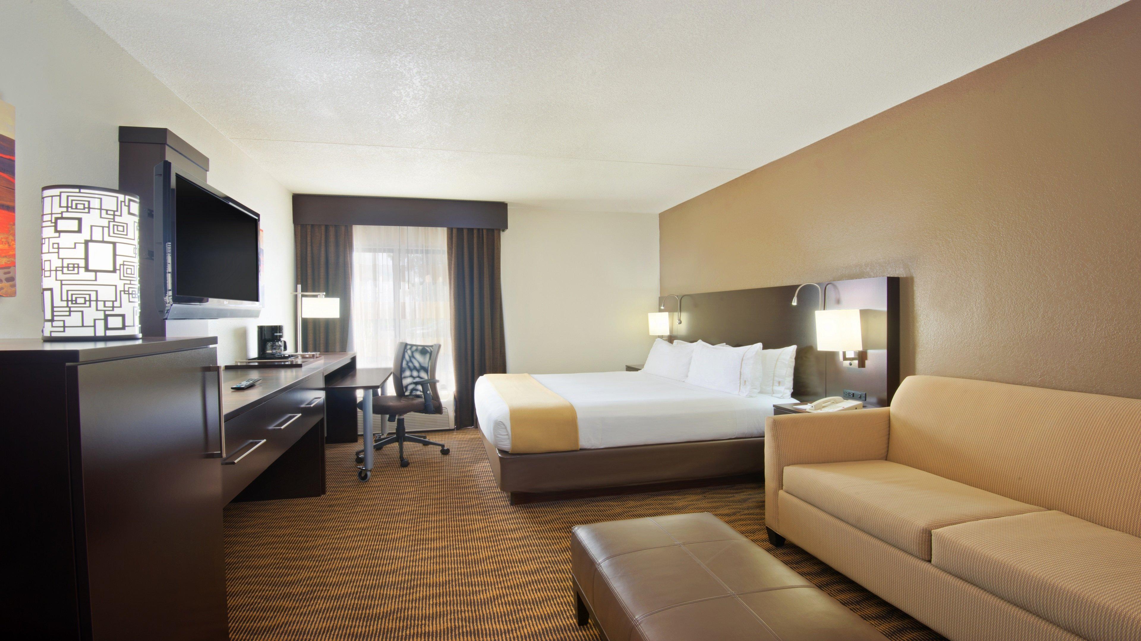 Holiday Inn Express Hotel & Suites Colby By Ihg Экстерьер фото
