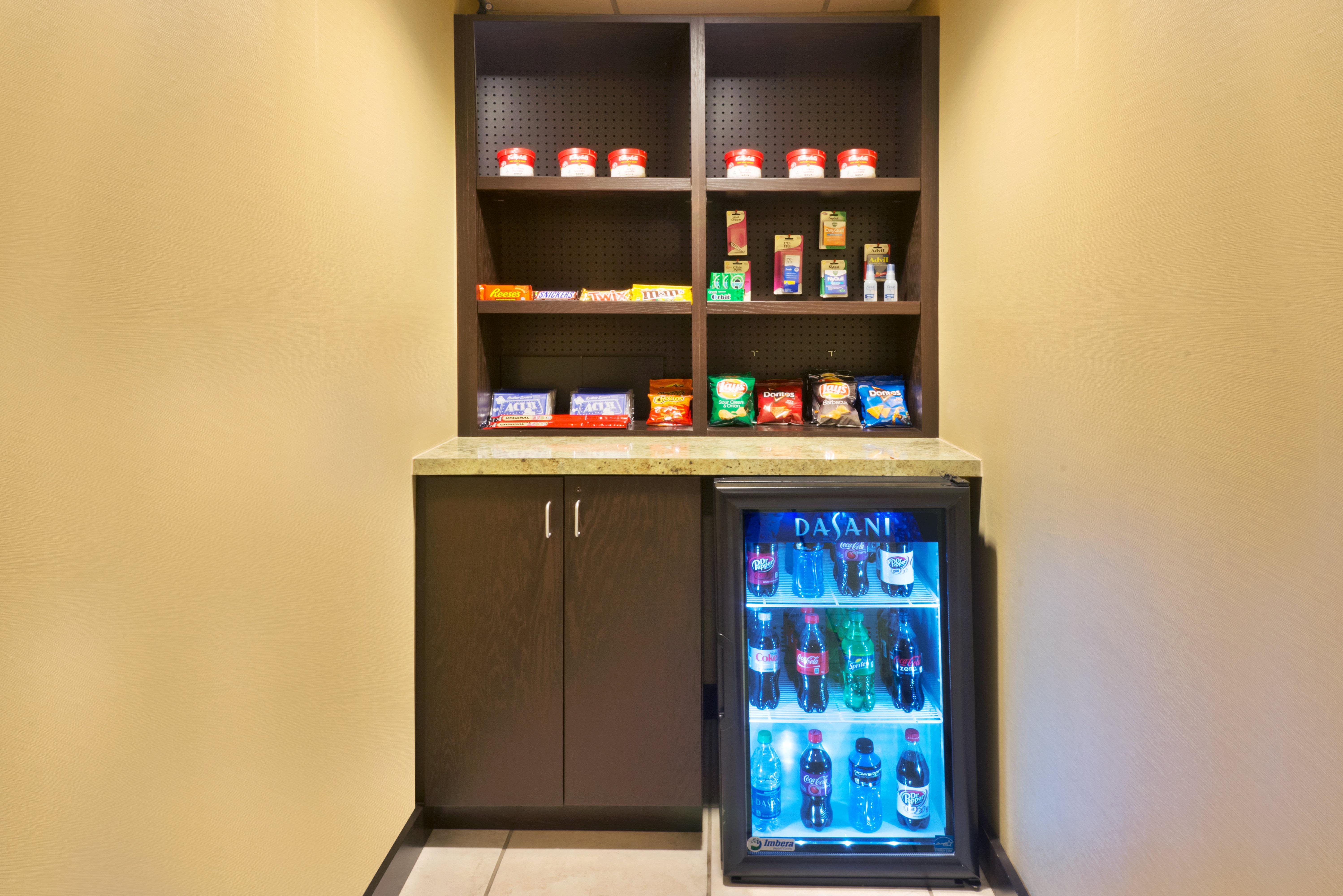 Holiday Inn Express Hotel & Suites Colby By Ihg Экстерьер фото