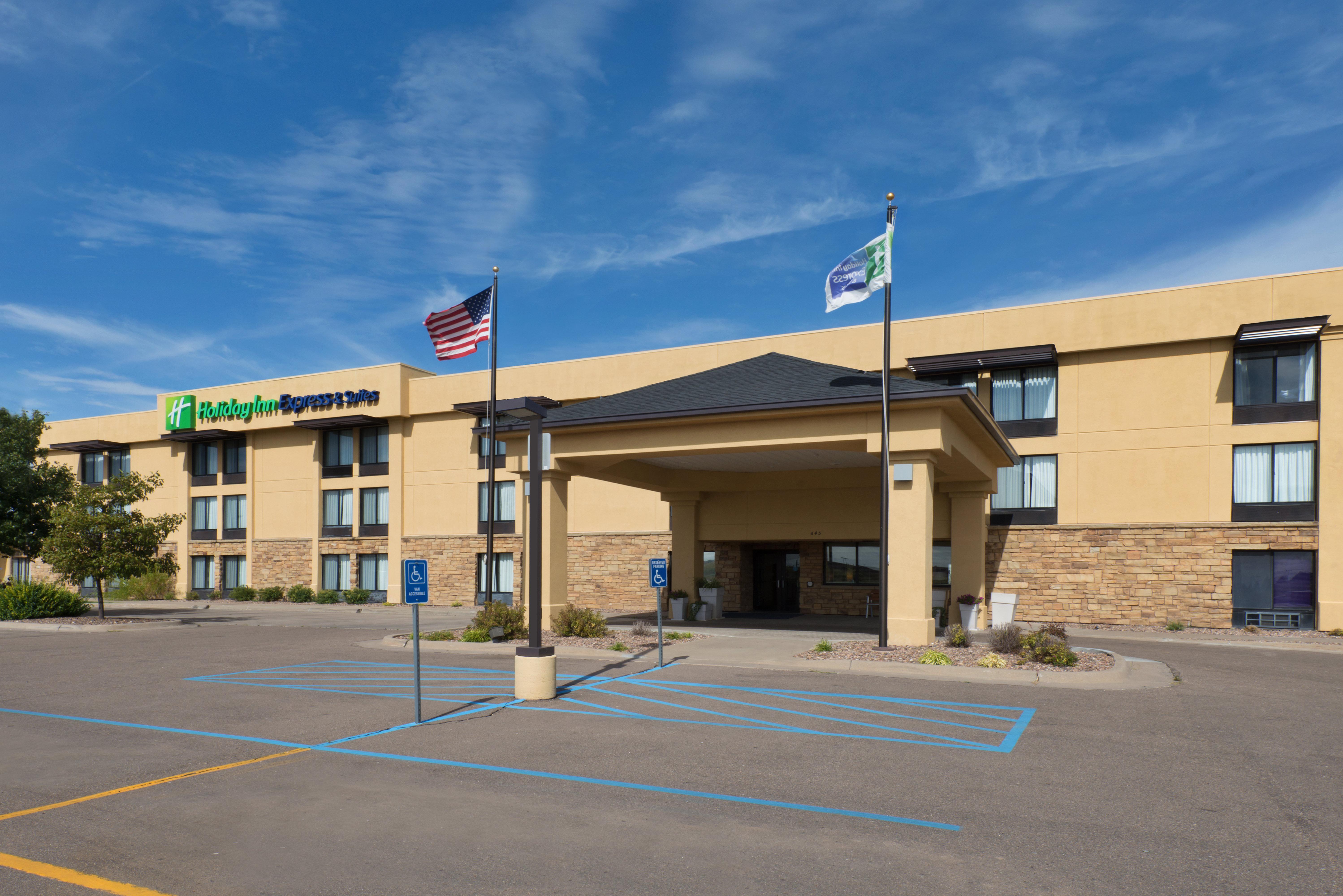 Holiday Inn Express Hotel & Suites Colby, An Ihg Hotel Экстерьер фото