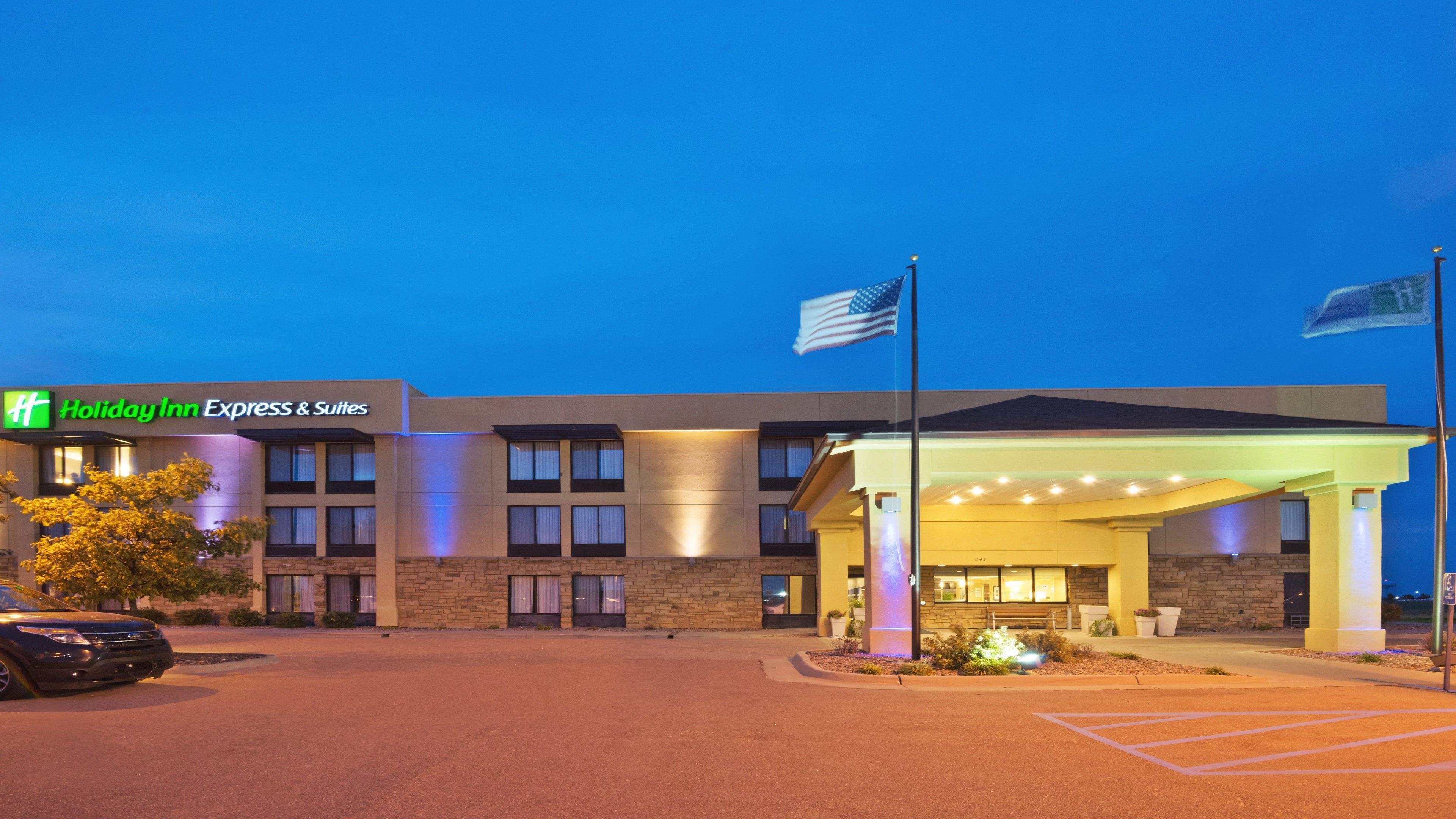 Holiday Inn Express Hotel & Suites Colby, An Ihg Hotel Экстерьер фото