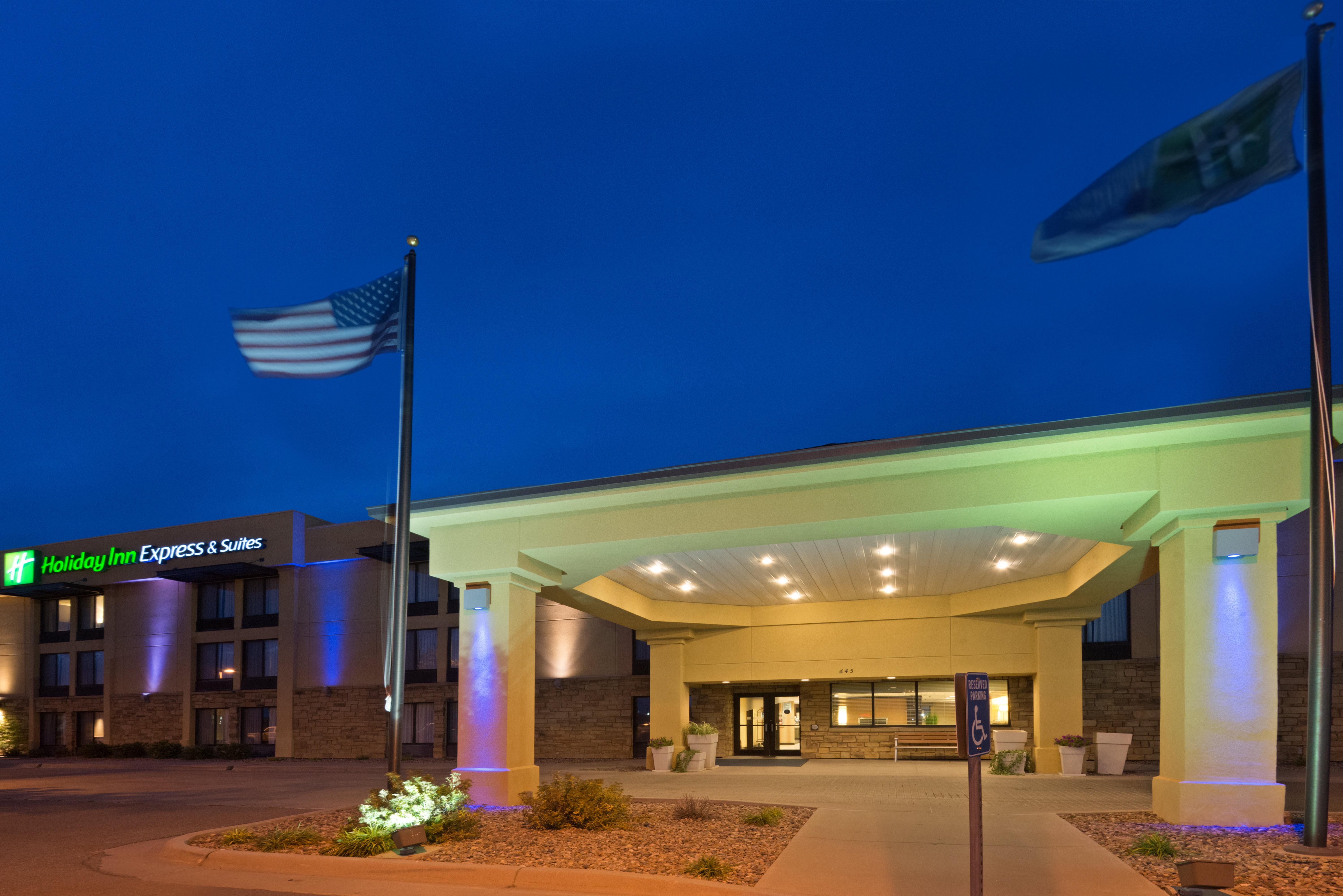 Holiday Inn Express Hotel & Suites Colby By Ihg Экстерьер фото