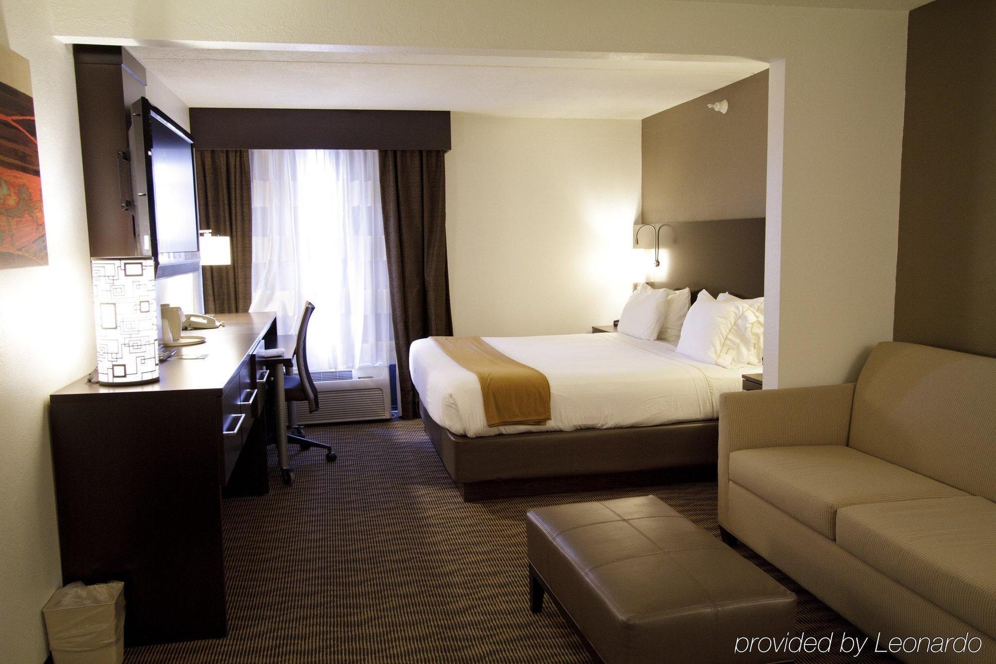 Holiday Inn Express Hotel & Suites Colby By Ihg Экстерьер фото