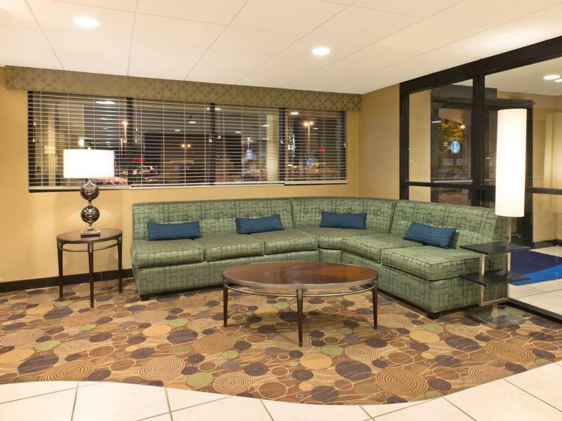 Holiday Inn Express Hotel & Suites Colby By Ihg Экстерьер фото