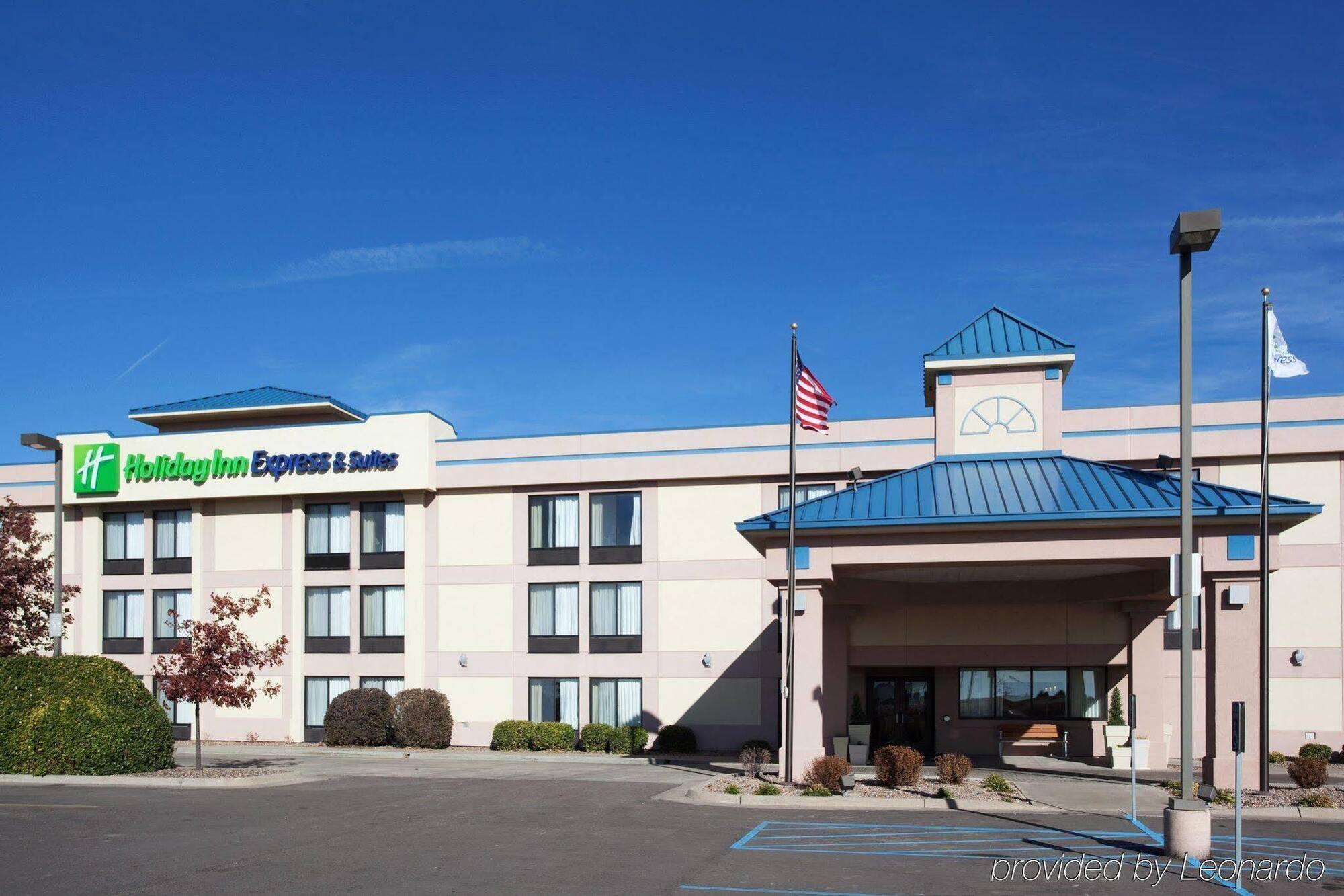 Holiday Inn Express Hotel & Suites Colby By Ihg Экстерьер фото